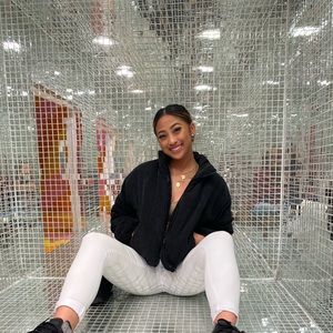 Meet your Posher, Victoria